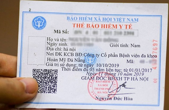 Hà Nội dừng phát hành thẻ bảo hiểm y tế giấy cho người hưởng trợ cấp thất nghiệp