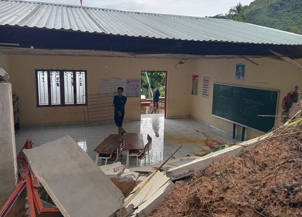 Quảng Nam: Sạt lở làm sập một phòng học tại huyện miền núi Nam Trà My