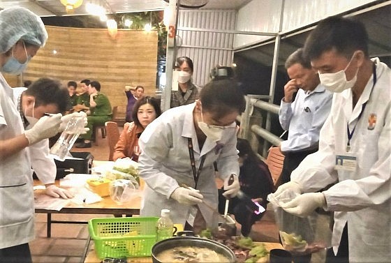 Bộ Y tế yêu cầu làm rõ vụ 5 người nhập viện cấp cứu khi ăn lẩu