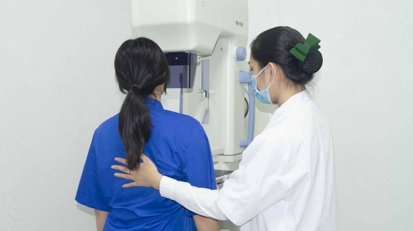 Tổ chức chiến dịch truyền thông nâng cao nhận thức về bệnh ung thư vú