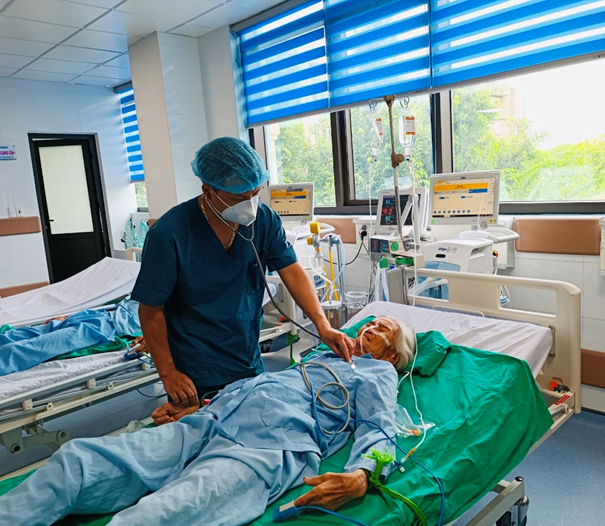 Bệnh viện Đa khoa tỉnh Thanh Hoá – xứng danh Anh hùng lao động thời kì đổi mới