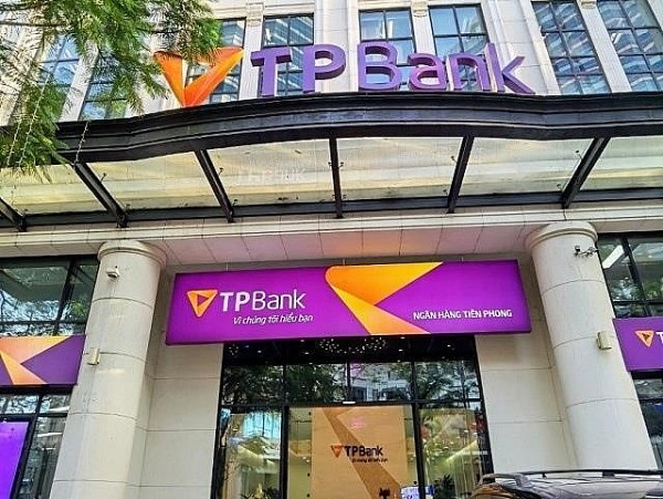 Lợi nhuận tại TPBank đi xuống vì quá "thừa tiền"?