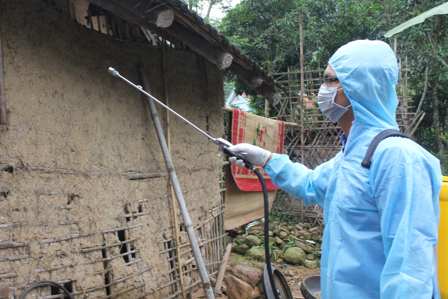 Tăng cường quản lý hóa chất, chế phẩm diệt khuẩn trong lĩnh vực gia dụng và y tế