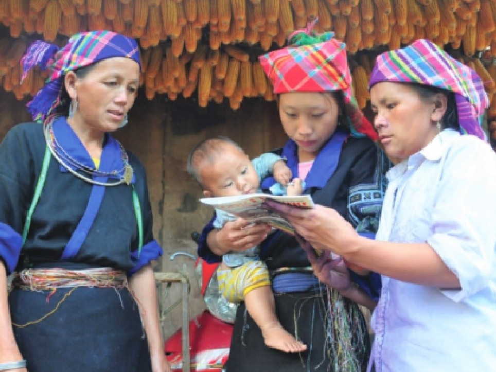 Nâng cao năng lực chăm sóc sức khỏe và dinh dưỡng bà mẹ, trẻ em