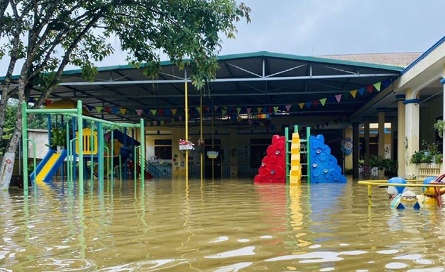 Xuất cấp hóa chất khử khuẩn hỗ trợ hai tỉnh phòng, chống thiên tai, dịch bệnh