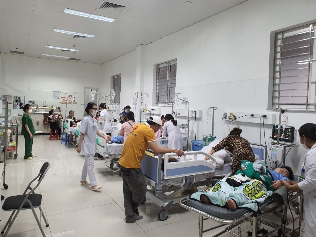 Kiên Giang: Hàng chục học sinh nhập viện nghi do ngộ độc thực phẩm sau khi ăn trưa tại trường