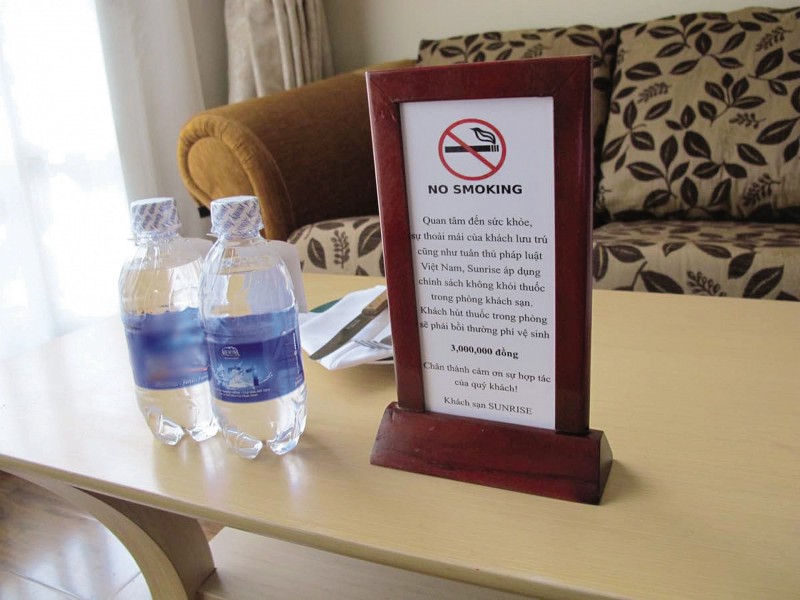 Kiểm tra việc thực hiện môi trường không khói thuốc lá tại nhà hàng, khách sạn