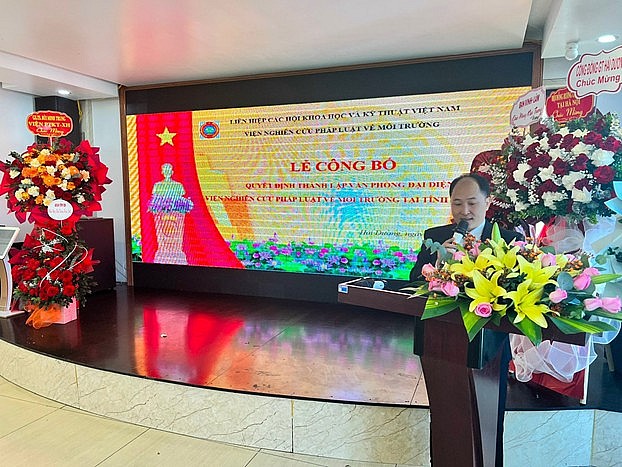 Ths. Nguyễn Việt Dũng phát biểu chúc mừng và giao nhiệm vụ cho cán bộ, nhân viên Văn phòng đại diện Viện tại tỉnh Hải Dương.