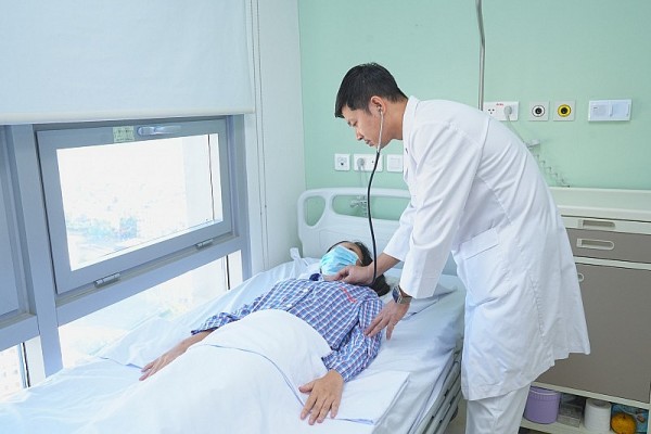 Kỳ tích: Cứu sống cô gái trẻ bị đứt phế quản vì ô tô tải 1,5 tấn đè lên ngực