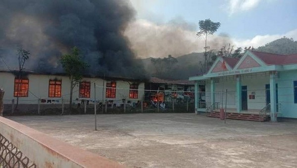 Sơn La: Cháy nhà bán trú, một học sinh lớp 9 tử vong