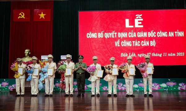 Công an tỉnh Đắk Lắk công bố quyết định về công tác cán bộ