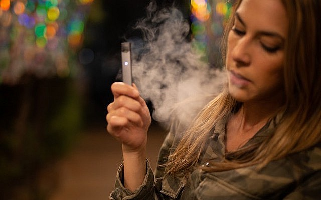 Australia cấm nhập khẩu thuốc lá điện tử dùng một lần