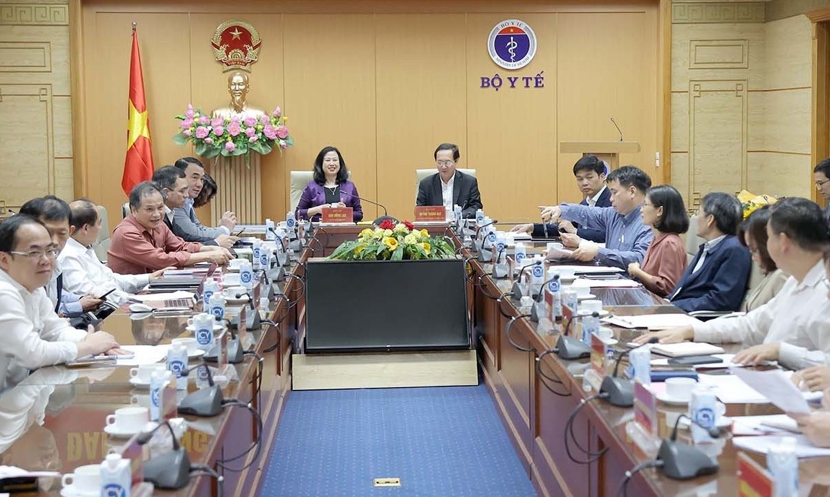 Phối hợp thúc đẩy nghiên cứu, ứng dụng khoa học công nghệ trong lĩnh vực y tế