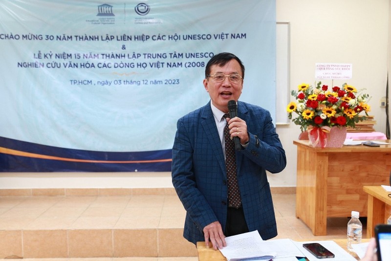 ThS Nguyễn Văn Thịnh, Giám đốc Trung tâm UNESCO Nghiên cứu văn hóa các Dòng họ Việt Nam khai mạc lễ kỷ niệm.