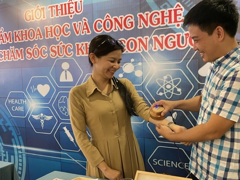 Giới thiệu nghiên cứu khoa học và công nghệ chăm sóc sức khỏe con người