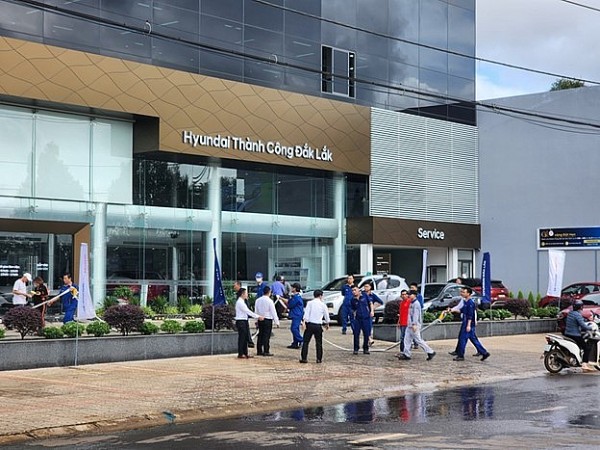 Hyundai Đắk Lắk kịp thời hỗ trợ chữa cháy nhà dân
