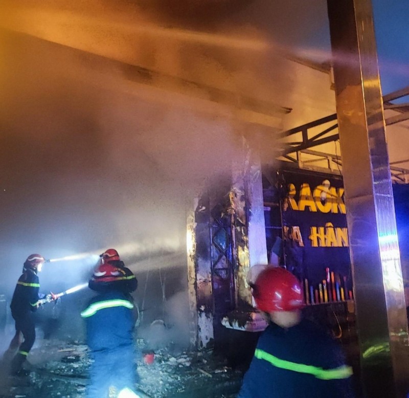 Bình Dương: xảy ra cháy nổ tại quán karaoke Gia Hân