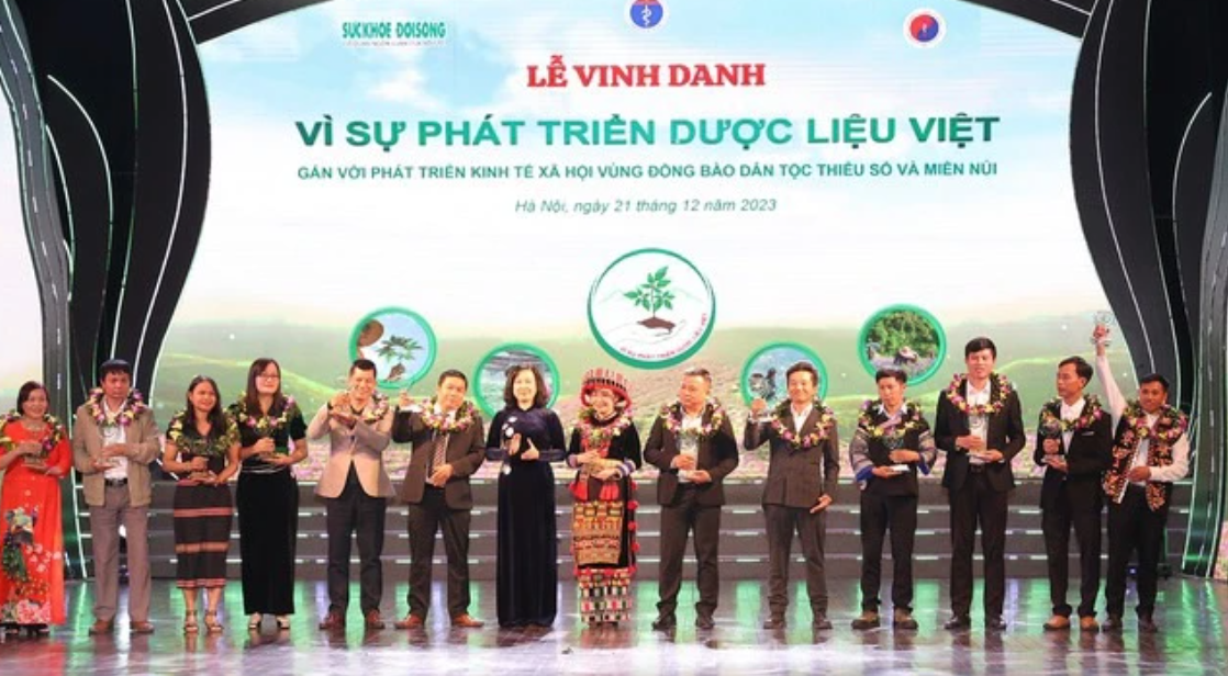 Lễ vinh danh Vì sự phát triển dược liệu Việt