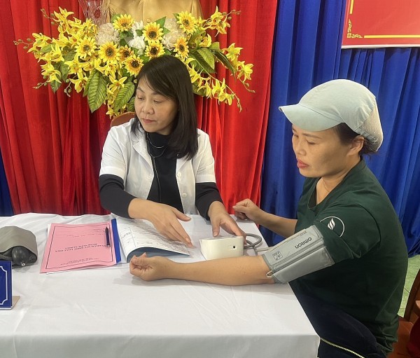 Cao su Chư Sê quan tâm chăm lo sức khỏe người lao động