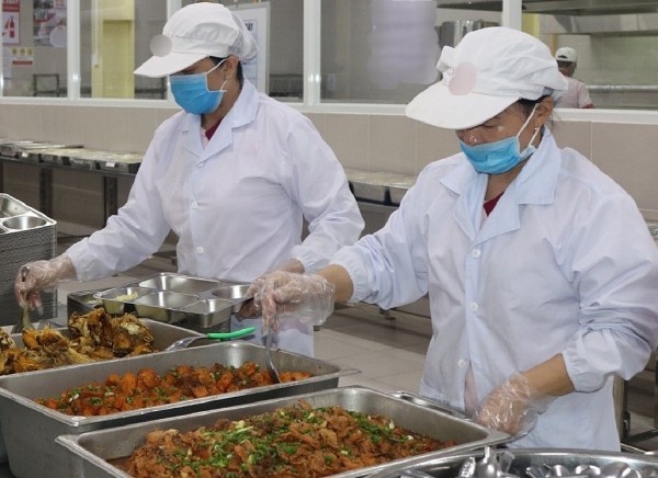 94 công nhân ở Long An nhập viện nghi ngộ độc sau bữa ăn trưa