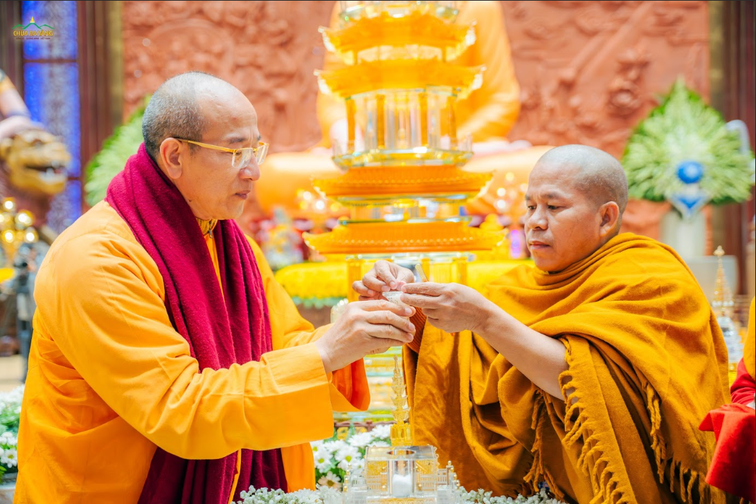 Lùm xùm vụ xá lợi Tóc chùa Ba Vàng: Cần cẩn trọng trước những thông tin chưa chính xác