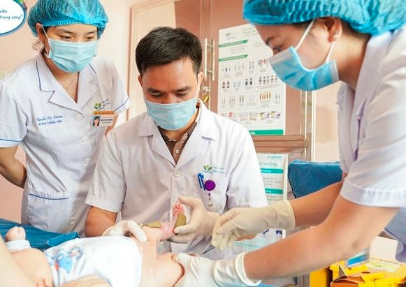 Bé gái sơ sinh mắc phải căn bệnh hiếm gặp