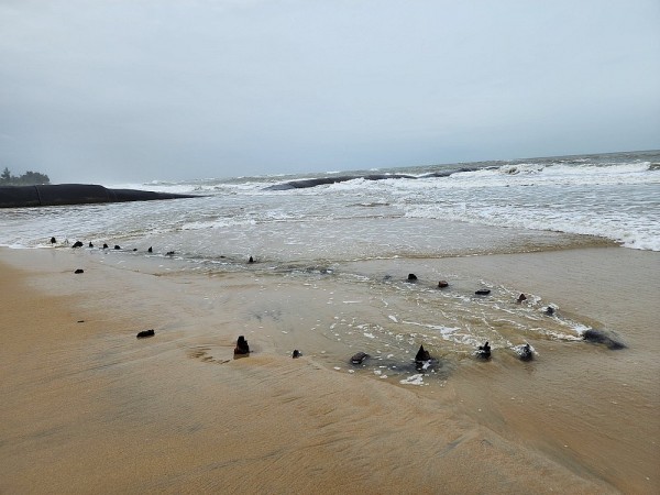 Quảng Nam: Khẩn cấp khai quật hiện vật nghi “xác tàu cổ”