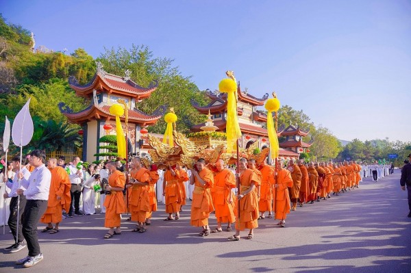 Sự kiện Xá lợi tóc chùa Ba Vàng: Bài học về việc cẩn trọng trong ứng xử