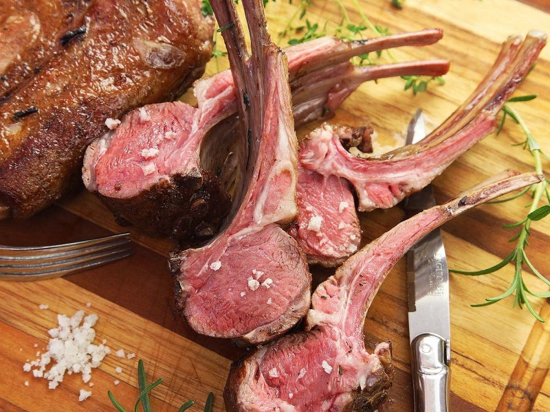 Cần hạn chế tiêu thụ 5 loại thịt khi bị cholesterol cao
