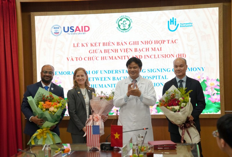 Hoa Kỳ hỗ trợ Bệnh viện Bạch Mai cải thiện chăm sóc đột quỵ tại Việt Nam