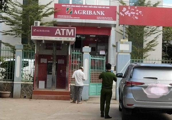 Quảng Nam: Truy bắt hai đối tượng cướp ngân hàng