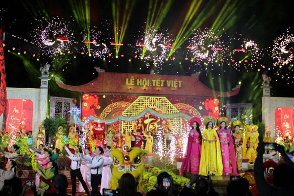 Khai mạc Lễ hội Tết Việt 2024 tại công viên Lê Văn Tám