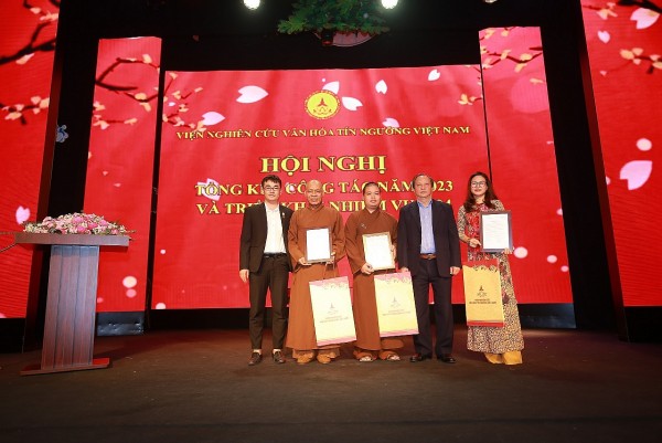 Hội nghị tổng kết và triển khai nhiệm vụ năm 2024 của Viện Nghiên cứu Văn hóa Tín ngưỡng Việt Nam
