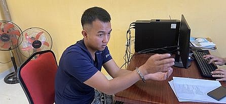 Khởi tố 2 đối tượng cầm súng xông vào cướp ngân hàng ở Quảng Nam