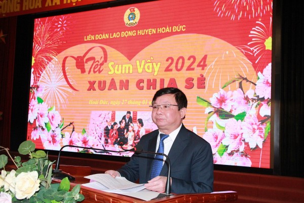 Hà Nội: “Tết sum vầy - Xuân chia sẻ” đến với hàng trăm công nhân lao động Hoài Đức