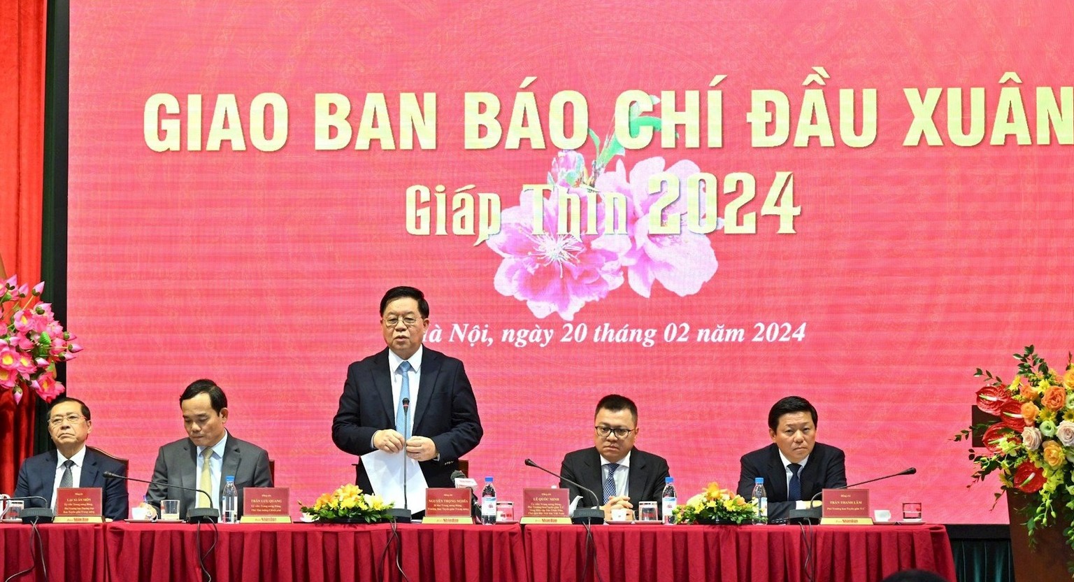 Giao ban báo chí đầu xuân Giáp Thìn 2024