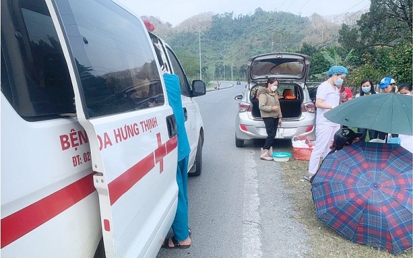 Lào Cai: Kịp thời cấp cứu sản phụ đẻ rơi trên đường