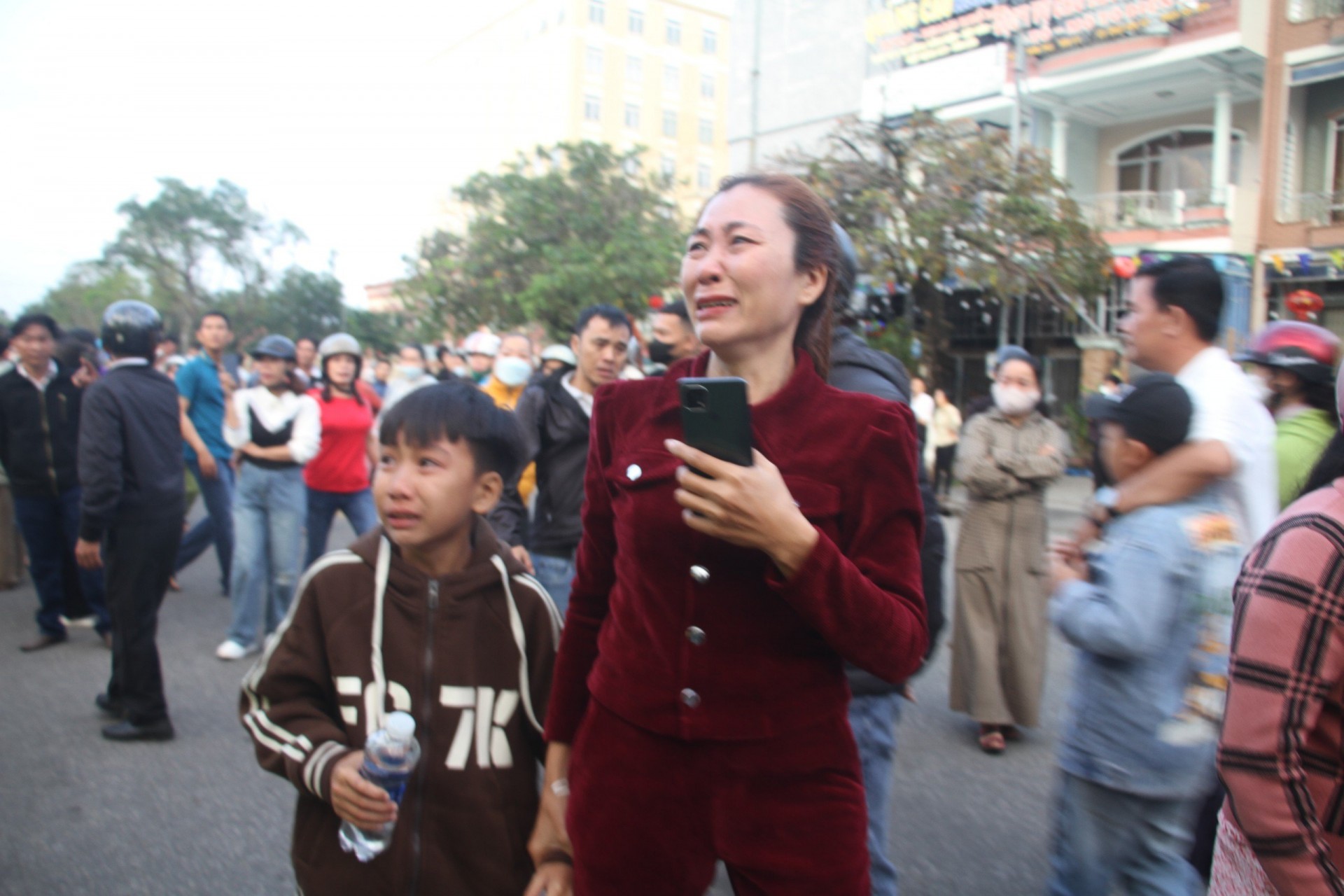 Thanh niên Quảng Nam hăng hái lên đường nhập ngũ Thanh niên Quảng Nam hăng hái lên đường nhập ngũ