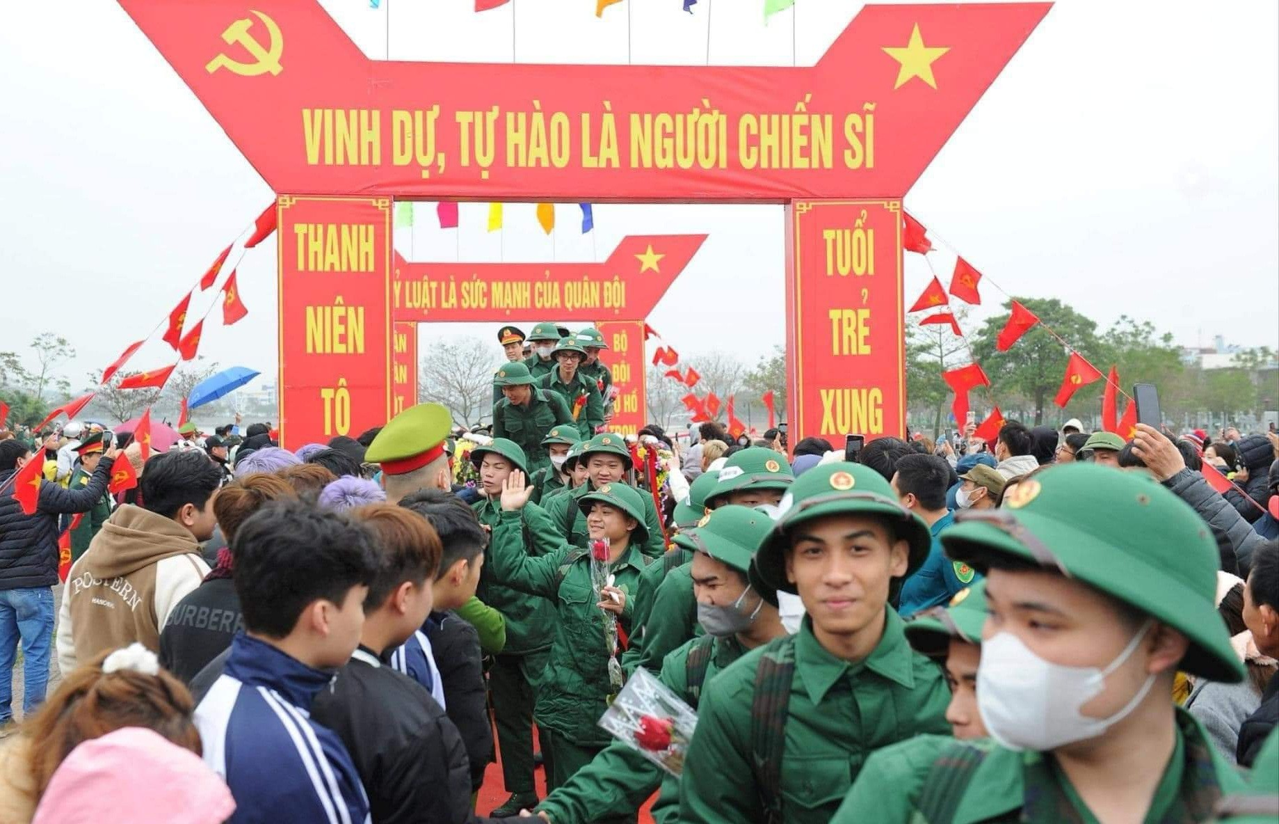 Hải Dương: 2500 thanh niên ưu tú Hải Dương lên đường nhập ngũ