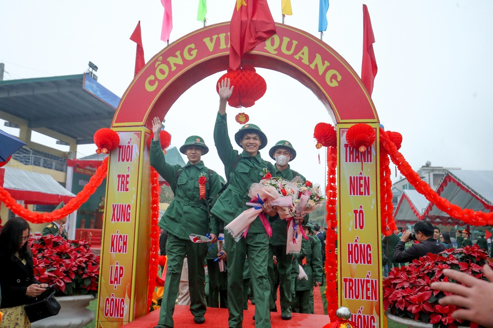 Thành phố Hà Nội tổ chức lễ giao, nhận quân năm 2024