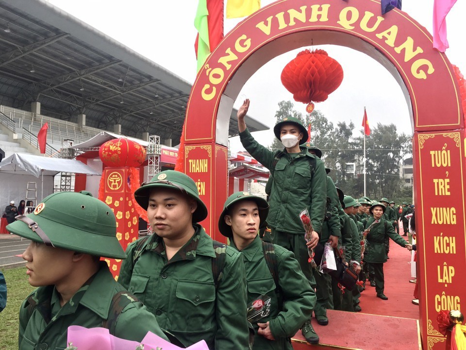 Thành phố Hà Nội tổ chức lễ giao, nhận quân năm 2024
