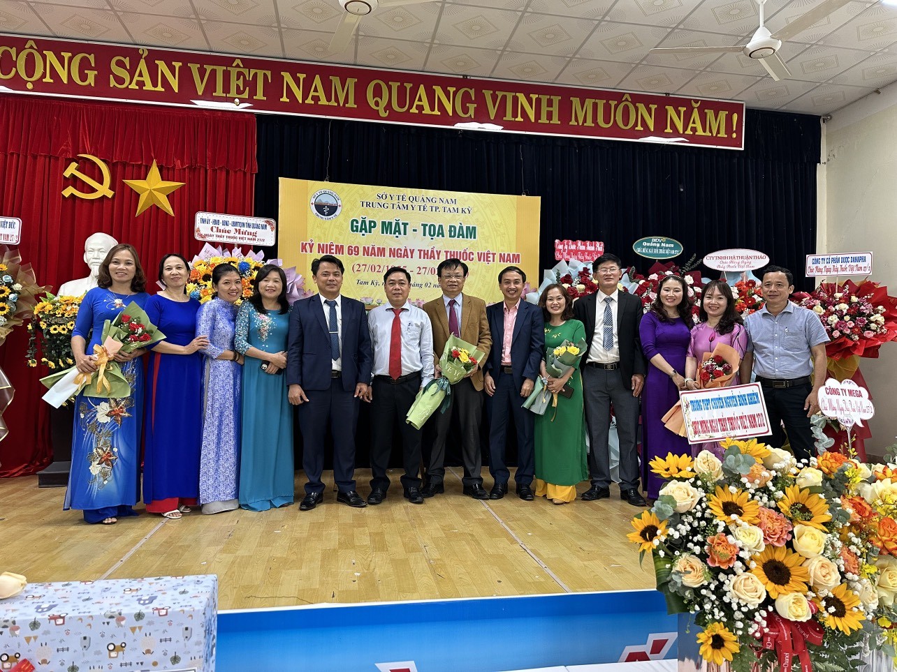 Quảng Nam: Trung tâm Y tế TP Tam Kỳ tổ chức gặp mặt kỷ niệm 69 năm ngày Thầy thuốc Việt Nam