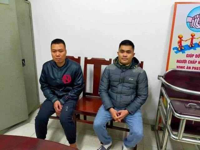 Xử lý 2 thanh niên đi xe SH vào đường cấm, lạng lách, đập phá ôtô