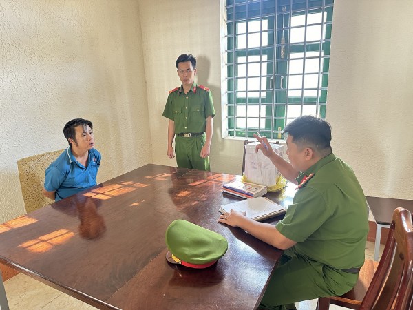 Đắk Lắk: Khởi tố hình sự đối tượng chuyên cho vay nặng lãi và dùng dao tấn công công an