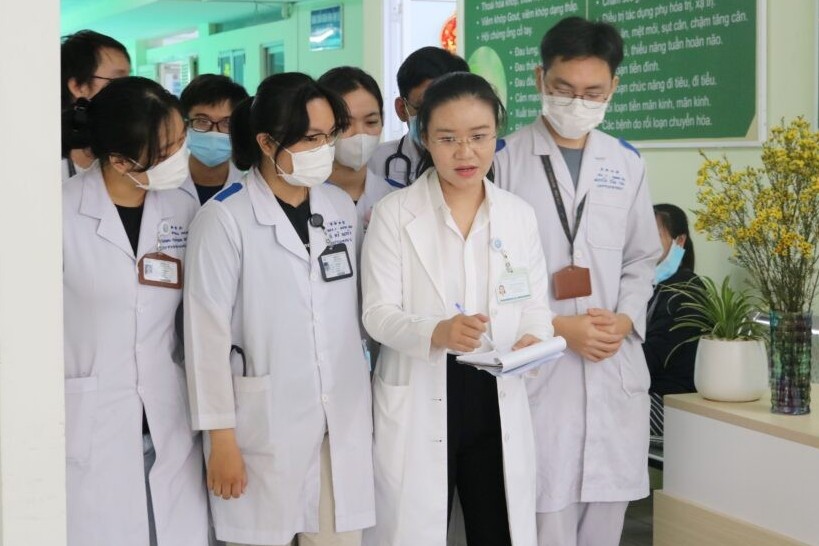 Bệnh viện tại TPHCM khai trương Đơn vị điều trị Đông – Tây y kết hợp
