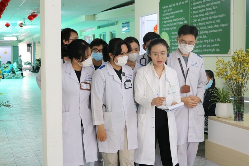 Bệnh viện tại TPHCM khai trương Đơn vị điều trị Đông – Tây y kết hợp