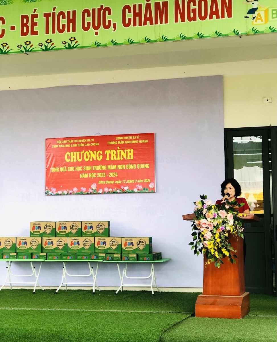 Hội Chữ Thập đỏ Ba Vì- Chùa Cảm Linh Ứng tặng quà trường Mầm non Đông Quang Hội Chữ Thập đỏ Ba Vì- Chùa Cảm Linh Ứng tặng quà trường Mầm non Đông Quang