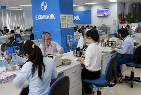 Vụ thẻ tín dụng 8,5 triệu thành 8,8 tỷ: Eximbank nói sẽ tính toán mức hợp lý