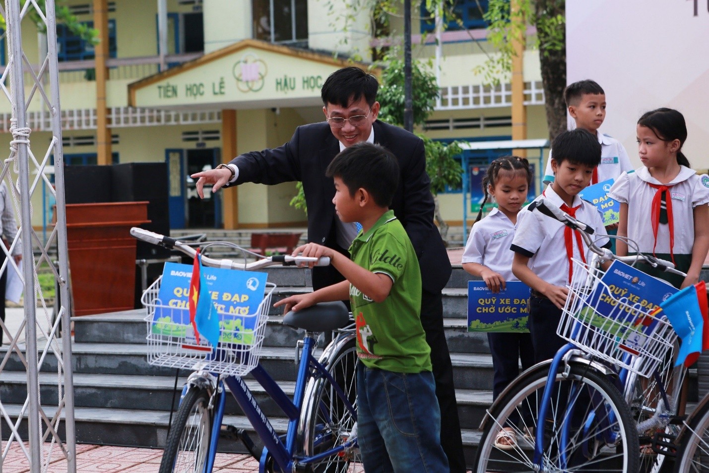 Chương trình “Đưa trường học đến thí sinh” do Báo Người Lao Động tổ chức với sự tham gia của hơn 1.500 học sinh  tại huyện Tiên Phước, tỉnh Quảng Nam