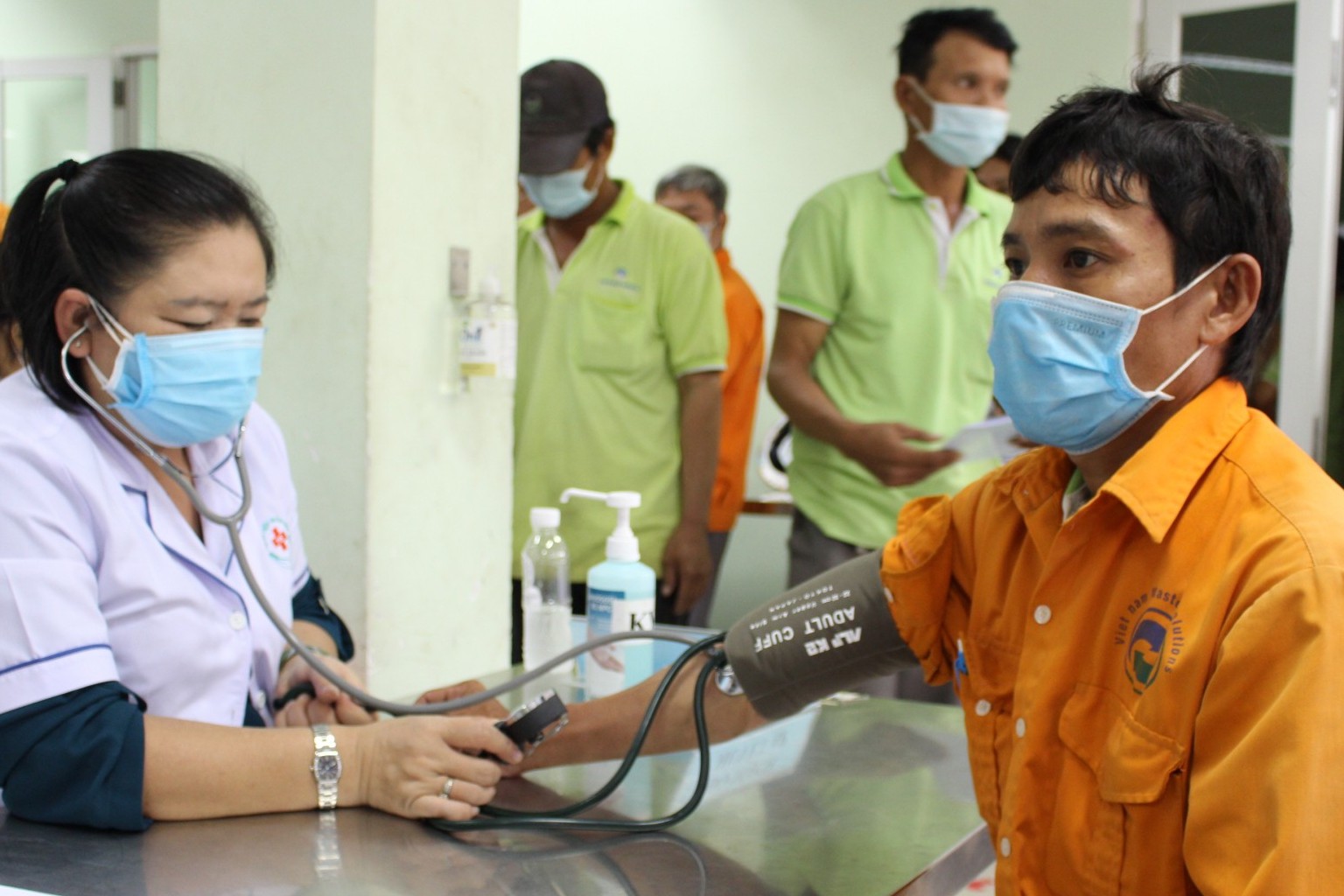 Bộ Y tế đề nghị quan tâm chăm sóc sức khỏe người lao động, phòng chống bệnh nghề nghiệp